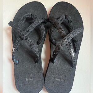 Teva Black Crisscross Strappy Sandals NWOT flip flops 7